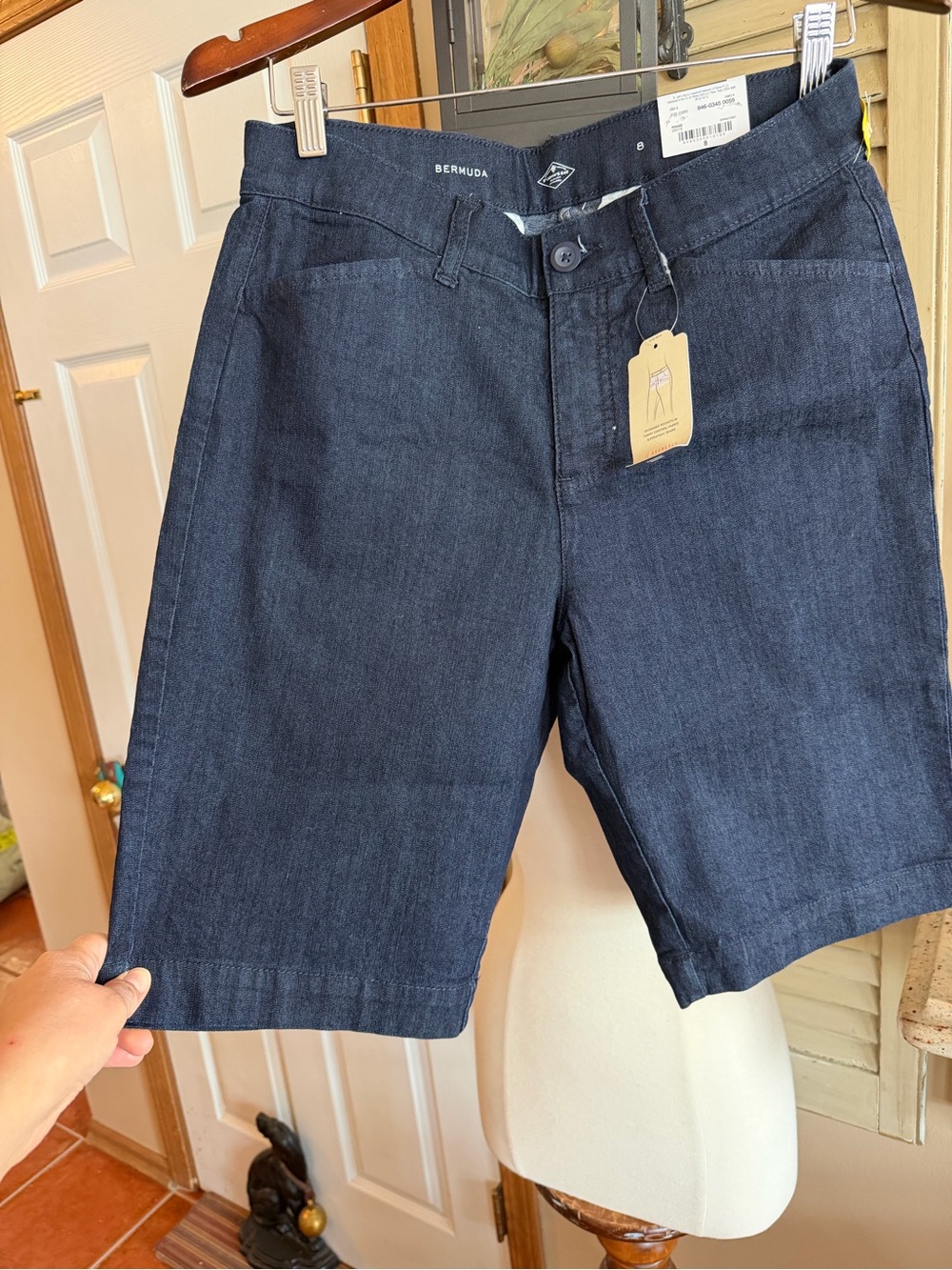 St. John's Bay Navy Bermuda Shorts BEAUTIFUL